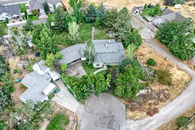 2196 E 6450 S, Cottonwood Heights, UT 84121 - Photo 35