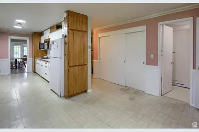 2196 E 6450 S, Cottonwood Heights, UT 84121 - Photo 7