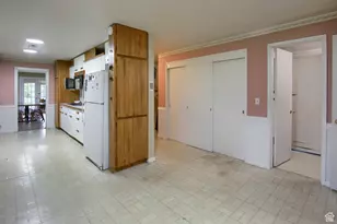 2196 E 6450 S, Cottonwood Heights, UT 84121 - Photo 7