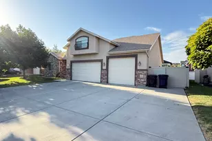 2038 W 2185 S, Woods Cross, UT 84087 - Photo 3