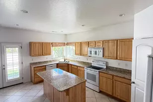 2038 W 2185 S, Woods Cross, UT 84087 - Photo 7