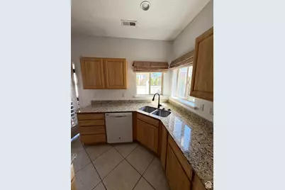 2038 W 2185 S, Woods Cross, UT 84087 - Photo 11