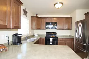 3176 W 5625 S, Roy, UT 84067 - Photo 9