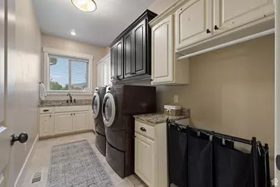 116 S 600 E, Nephi, UT 84648 - Photo 23