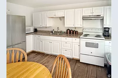 245 N 300 W, Castle Dale, UT 84513 - Photo 3