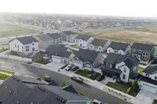 4472 W Monument Peak Dr S, Herriman, UT 84096 - Photo 5