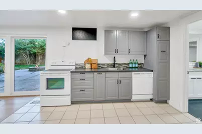 3129 N Cherokee Ln E, Provo, UT 84604 - Photo 27