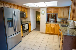 2103 E Kramer Dr, Sandy, UT 84092 - Photo 11