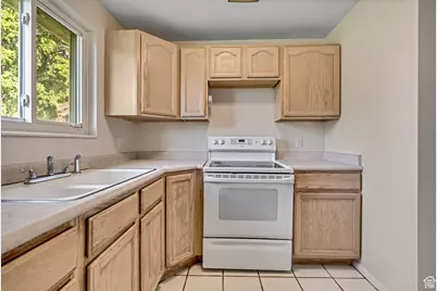 841 E Newbold Cir S, Midvale, UT 84047 - Photo 5