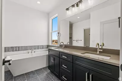 1033 E Coyote Crest Dr, Washington, UT 84780 - Photo 15