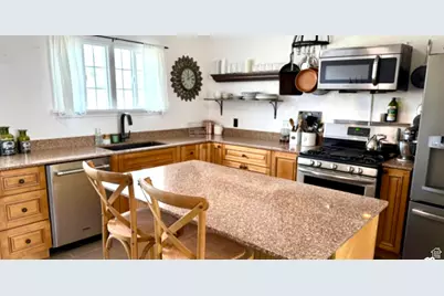 390 N 100 W, Fillmore, UT 84631 - Photo 15