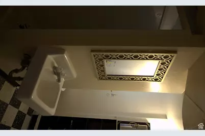 291 E 4300 S, Washington Terrace, UT 84405 - Photo 17