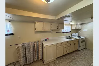 449 E 300 S, Price, UT 84501 - Photo 17