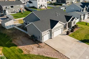 1077 S Red Barn Vw Dr, Santaquin, UT 84655 - Photo 3