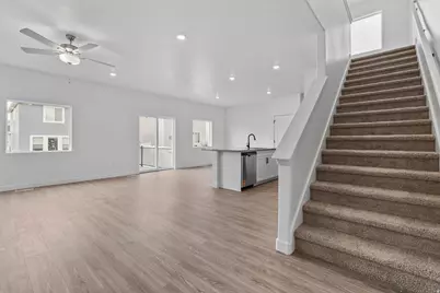 7136 Oquirrh Ranch Pkwy N, Eagle Mountain, UT 84005 - Photo 13
