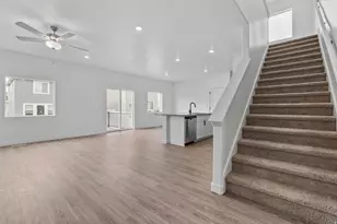 7136 Oquirrh Ranch Pkwy N, Eagle Mountain, UT 84005 - Photo 13