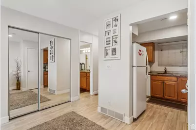 251 S 700 E #11, Salt Lake City, UT 84102 - Photo 9