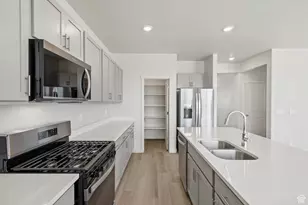 3148 W 3450 S, West Haven, UT 84401 - Photo 15