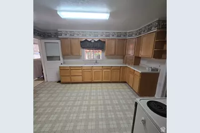 19 N Main, Levan, UT 84639 - Photo 23