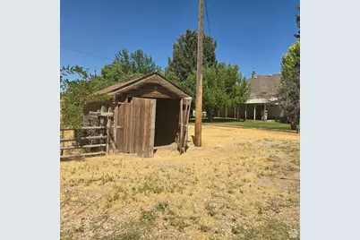 19 N Main, Levan, UT 84639 - Photo 11