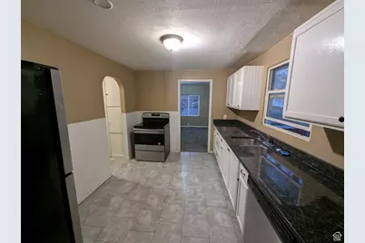 909 S Grant E, Ogden, UT 84404 - Photo 5