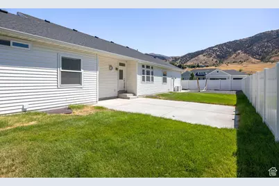 444 E 100 N, Millville, UT 84326 - Photo 33