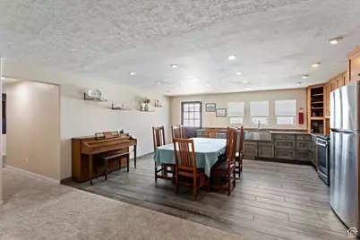 794 N Valeria Dr E, Layton, UT 84041 - Photo 5