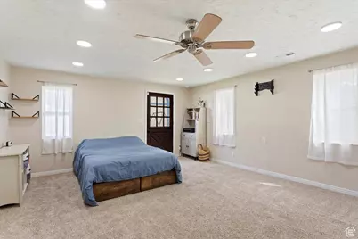 794 N Valeria Dr E, Layton, UT 84041 - Photo 17