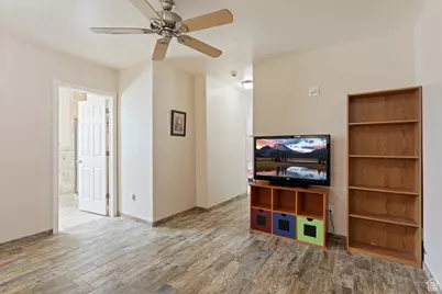 794 N Valeria Dr E, Layton, UT 84041 - Photo 23