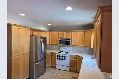 10456 N Morgan Blvd, Cedar Hills, UT 84062 - Photo 11