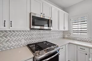 8915 S 660 E, Sandy, UT 84070 - Photo 9