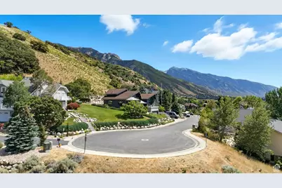 6393 S Crest Mount Cir, Holladay, UT 84121 - Photo 9