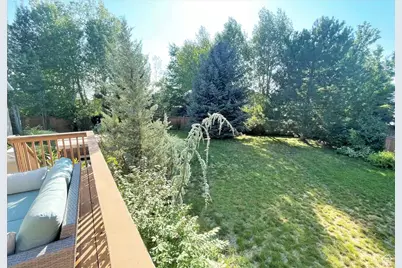 2009 E Sweetbriar Ln, Sandy, UT 84092 - Photo 15