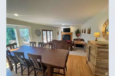 2009 E Sweetbriar Ln, Sandy, UT 84092 - Photo 7