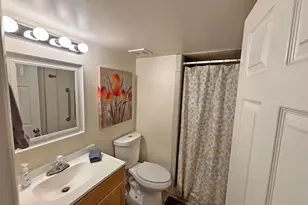 10499 S Carnation Dr, Sandy, UT 84094 - Photo 9