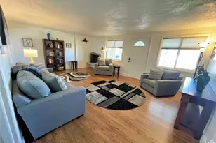 10499 S Carnation Dr, Sandy, UT 84094 - Photo 7