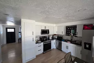 1606 W 1960 N, Layton, UT 84041 - Photo 3