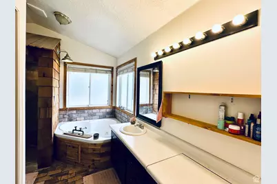 799 E Main St, Grantsville, UT 84029 - Photo 5