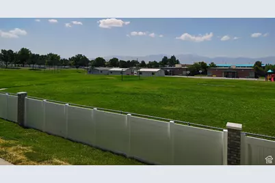 2065 N Loxley Dr, Tooele, UT 84074 - Photo 27