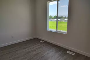 2065 N Loxley Dr, Tooele, UT 84074 - Photo 9