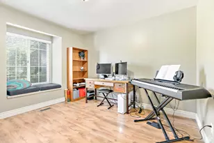 2316 E 1975 N, Layton, UT 84040 - Photo 19