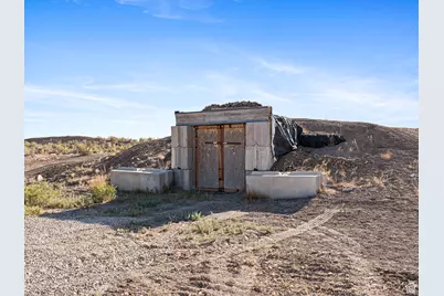 1040 W Center St, Hinckley, UT 84635 - Photo 45