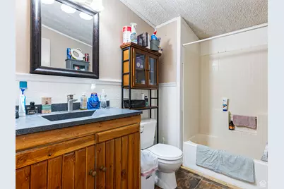 1040 W Center St, Hinckley, UT 84635 - Photo 27