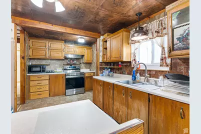 1040 W Center St, Hinckley, UT 84635 - Photo 7