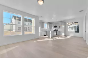 967 N Amberly Pl, North Salt Lake, UT 84054 - Photo 9