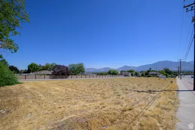 1891 W Jordan Canal Rd, Taylorsville, UT 84129 - Photo 15
