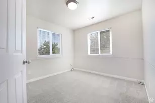 8559 S Sunrise Oak Dr W, West Jordan, UT 84081 - Photo 13