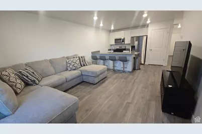 1048 E Scuttlebutt Ln, Saratoga Springs, UT 84045 - Photo 5