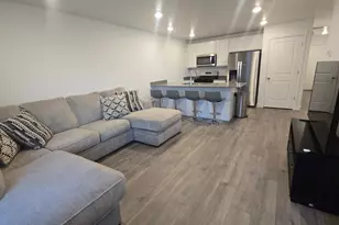 1048 E Scuttlebutt Ln, Saratoga Springs, UT 84045 - Photo 5