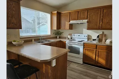 1984 S 1500 W, Woods Cross, UT 84087 - Photo 11